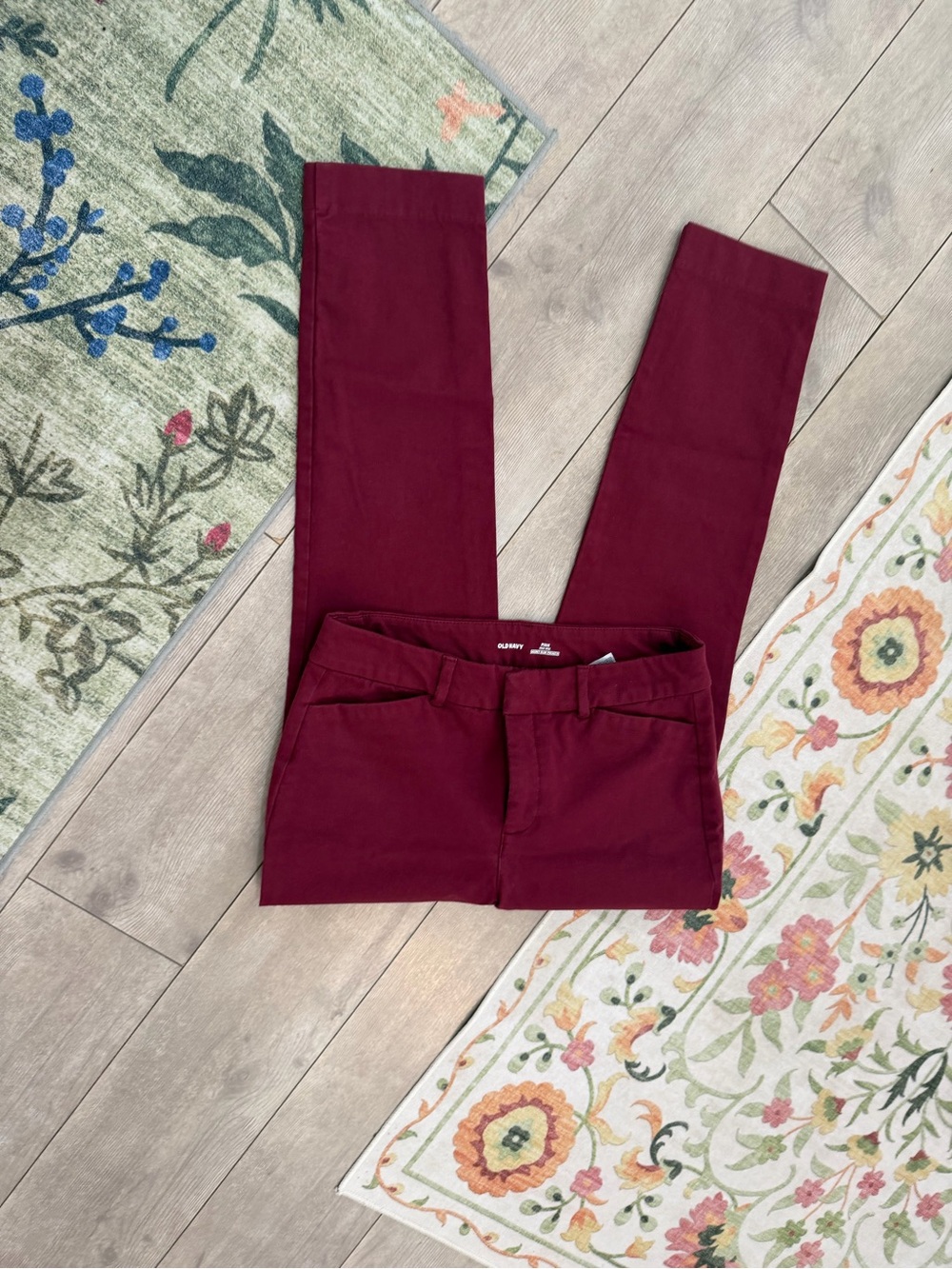 Old Navy Women's Burgundy Wine High Rise Pixie Ankle Pants Size 8
Beautiful Old - Picture 14 of 15